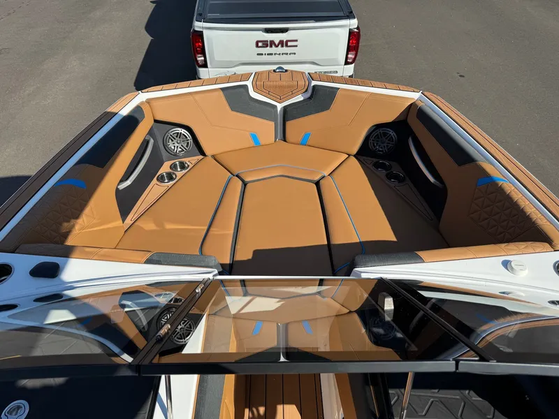 Slide: The Image of Nautique Super Air GS24 2026 - 10