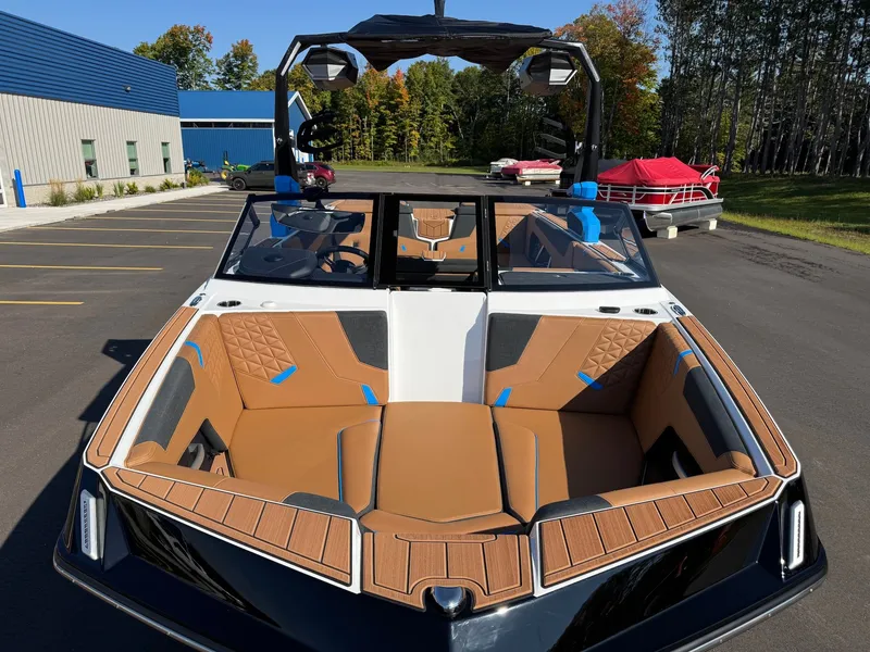 Slide: The Image of Nautique Super Air GS24 2026 - 11