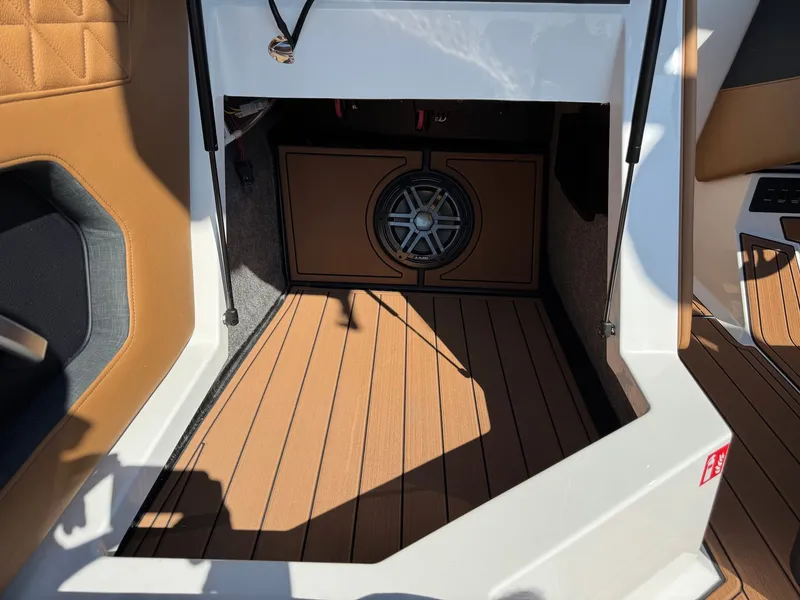 Slide: The Image of Nautique Super Air GS24 2026 - 40