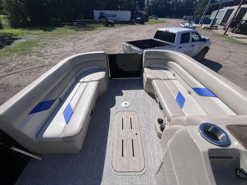 Slide: The Image of SunCatcher Select 324SL TRI 2023 - 17