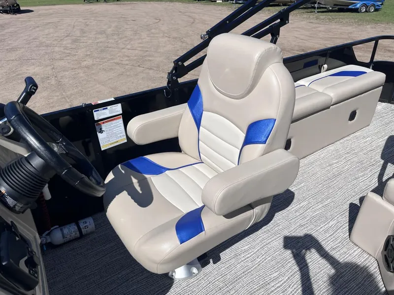 Slide: The Image of SunCatcher Select 324SL TRI 2023 - 24