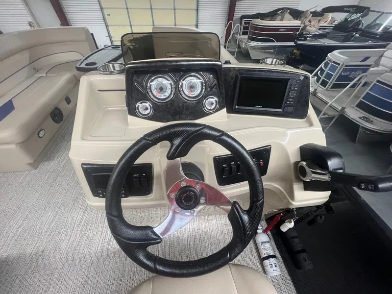 Slide: The Image of SunCatcher Select 324SL TRI 2023 - 25