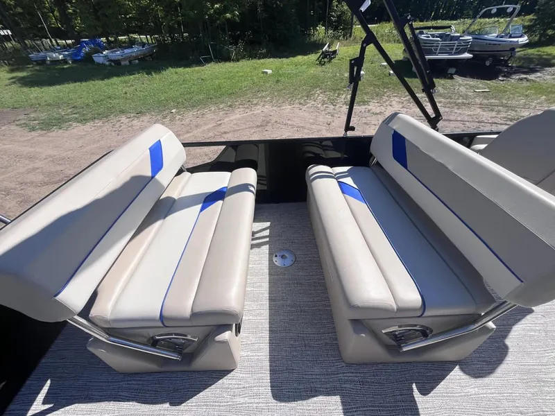 Slide: The Image of SunCatcher Select 324SL TRI 2023 - 47