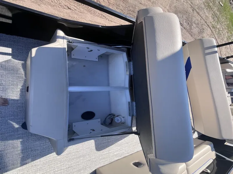 Slide: The Image of SunCatcher Select 324SL TRI 2023 - 51