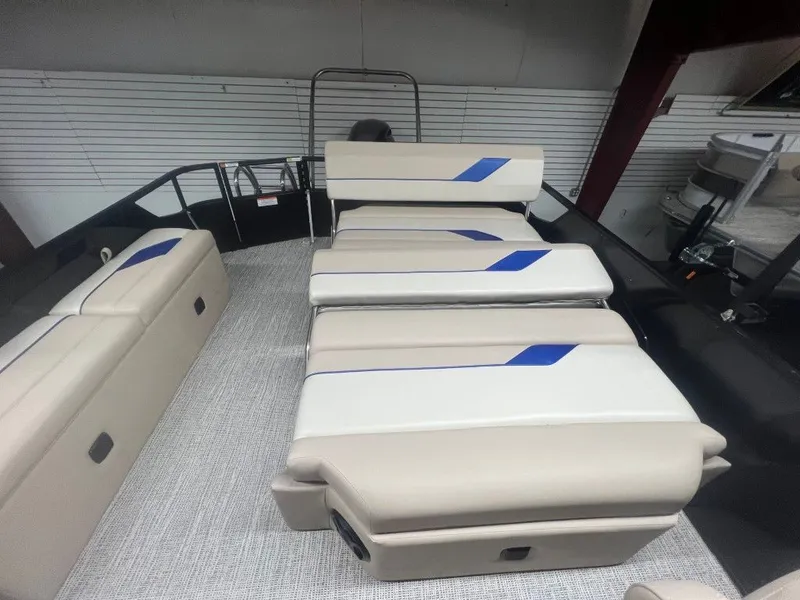 Slide: The Image of SunCatcher Select 324SL TRI 2023 - 52