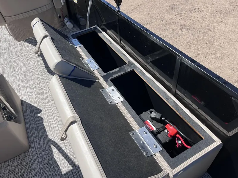 Slide: The Image of SunCatcher Select 324SL TRI 2023 - 55