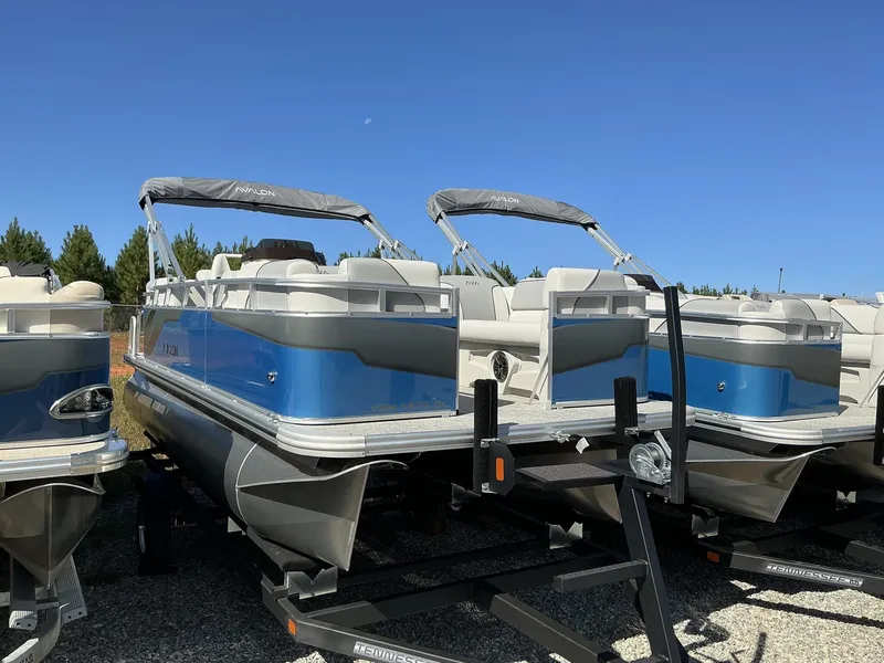 The Image of Avalon Venture QUAD LOUNGER 2025 - 1