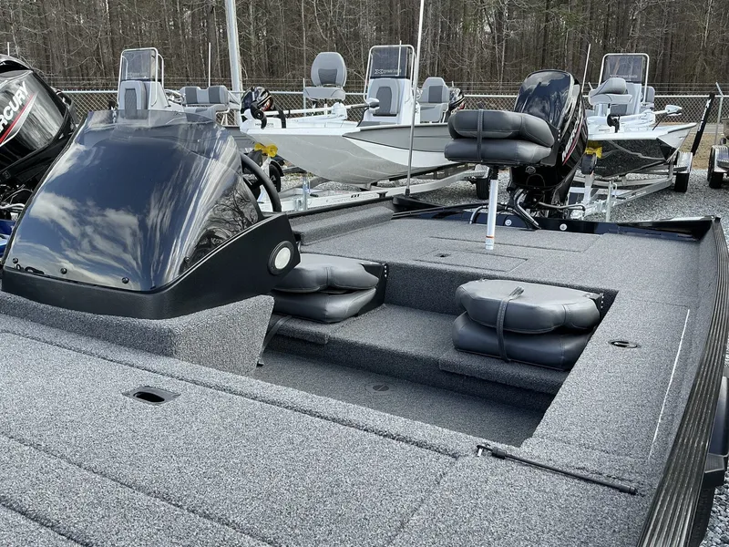 Slide: The Image of Lowe Skorpion 2025 - 4