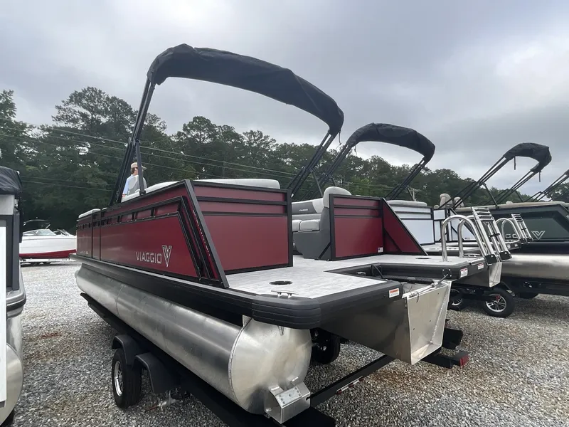 Slide: The Image of Viaggio Lago V 22U-SUZUKI 140 2025 - 5