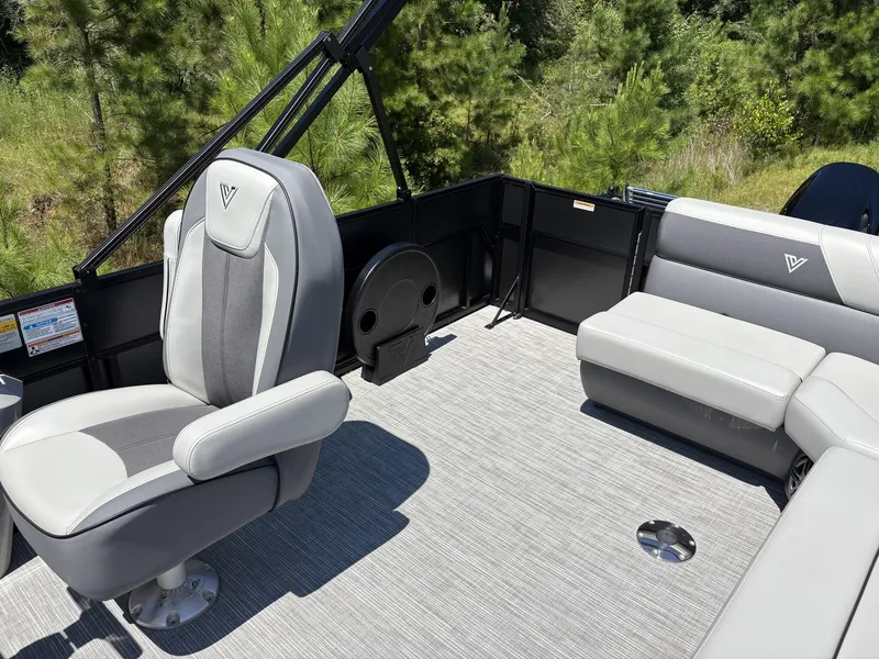 Slide: The Image of Viaggio Lago V-C 20 2025 - 4