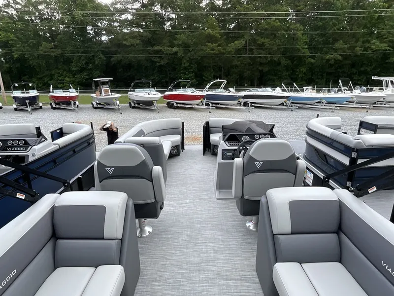 Slide: The Image of Viaggio Lago V 22U 2025 - 5