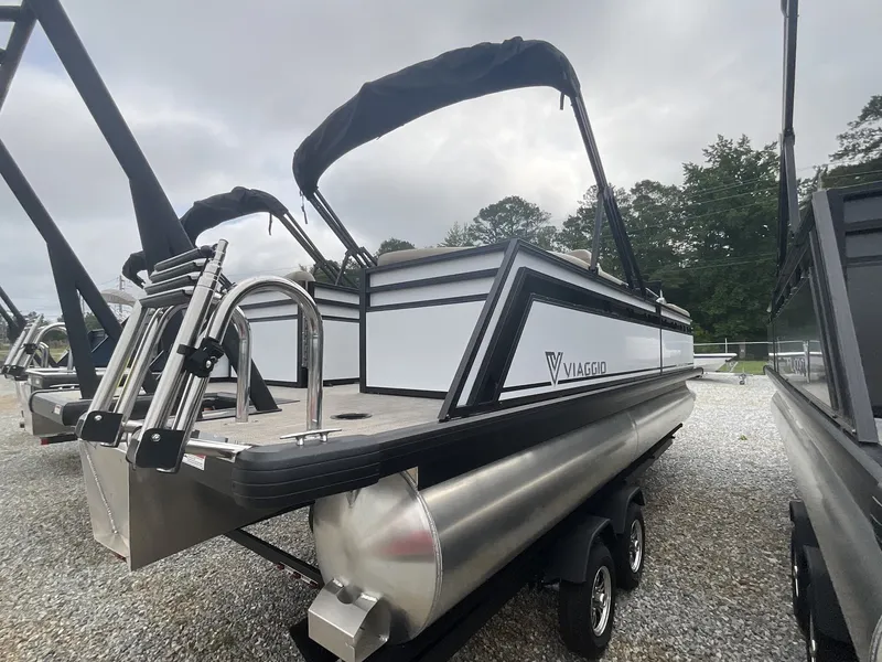 Slide: The Image of Viaggio Lago X 22U 2025 - 2