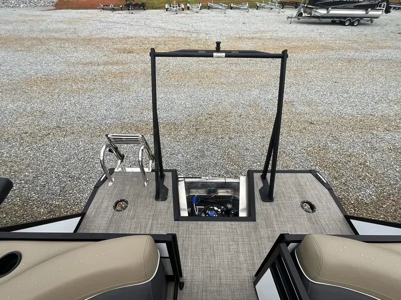 Slide: The Image of Viaggio Lago X 22U 2025 - 7