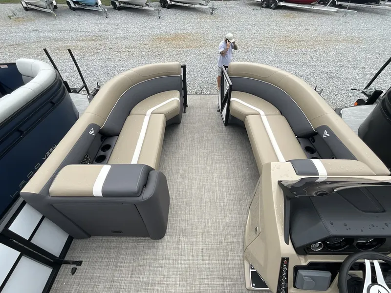 Slide: The Image of Viaggio Lago X 22U-SUZUKI 140 2025 - 5