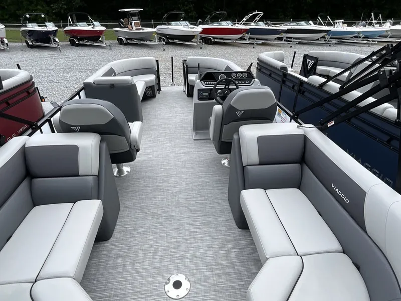 Slide: The Image of Viaggio Lago V 22U 2025 - 8