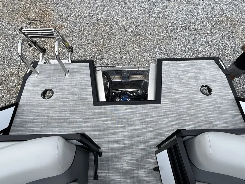 Slide: The Image of Viaggio Lago V 22U-SUZUKI 140 2025 - 9