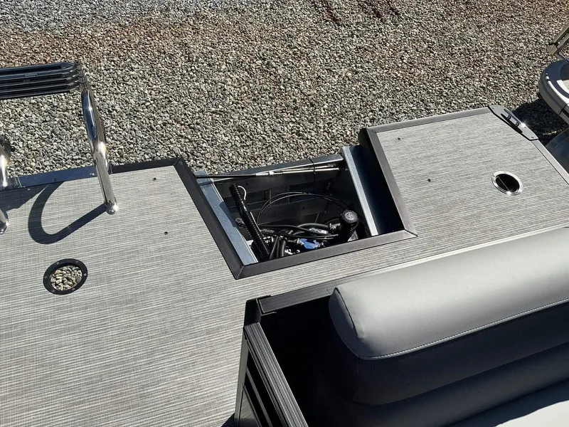 Slide: The Image of Viaggio Lago V-C 20 2025 - 6