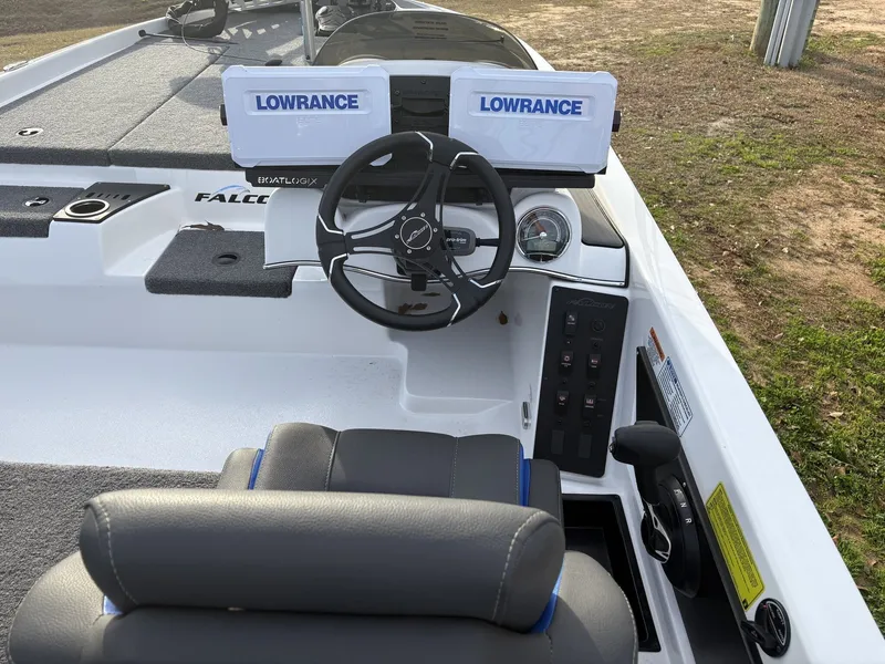 Slide: The Image of Falcon Boats 18 Freedom 2025 - 16