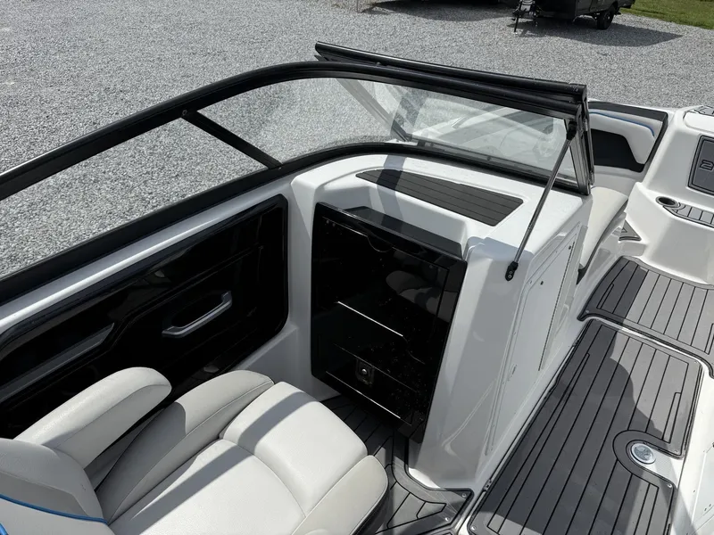 Slide: The Image of Yamaha 212X 2017 - 9