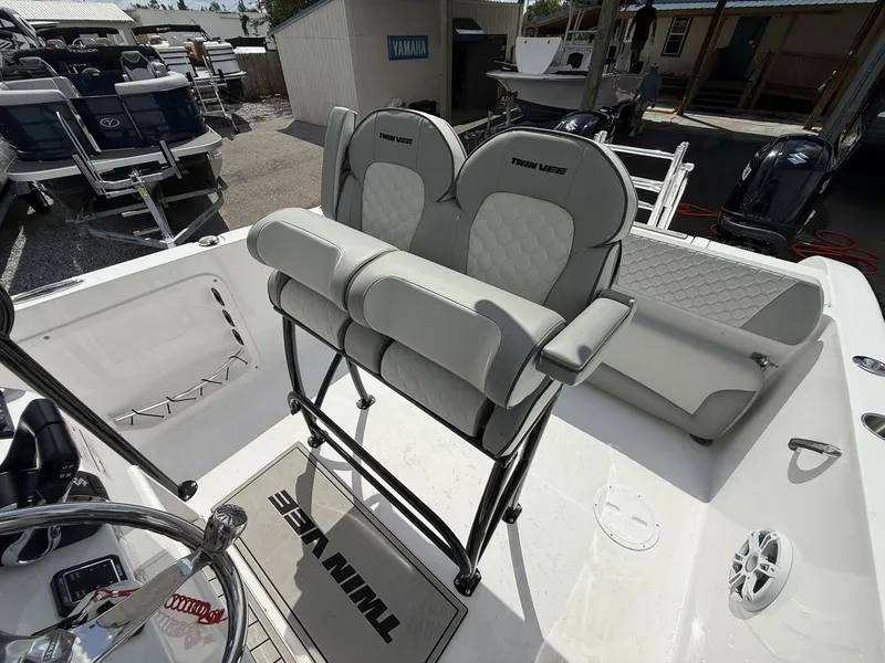 Slide: The Image of Twin Vee GFX 24GFX 2026 - 11