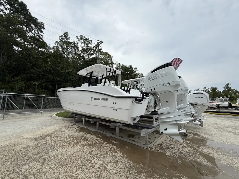 Slide: The Image of Twin Vee GFX2 280 GFX2 2026 - 7