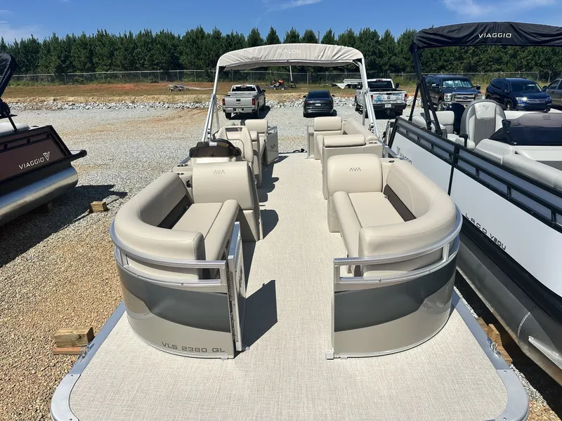 The Image of Avalon VLS Quad Lounge - 23' 2025 - 1