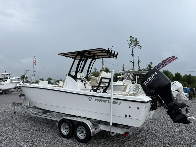 Slide: The Image of Twin Vee 22 BayCat 2026 - 2