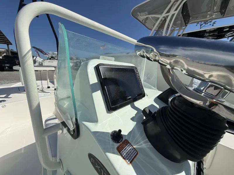 Slide: The Image of Spyder FX17 Flicker 2026 - 11