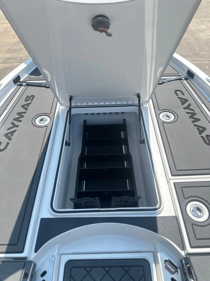 Slide: The Image of Caymas XS 21 PRO 2026 - 12