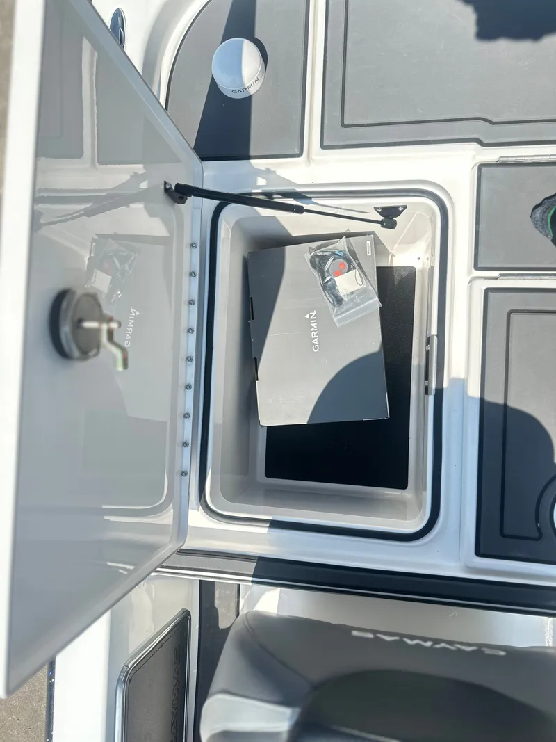 Slide: The Image of Caymas XS 21 PRO 2026 - 15