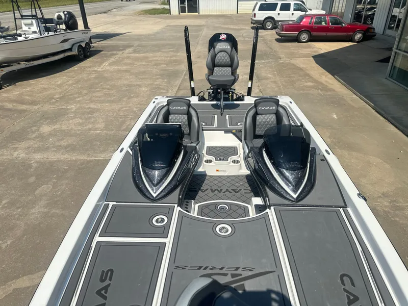 Slide: The Image of Caymas XS 21 PRO 2026 - 8