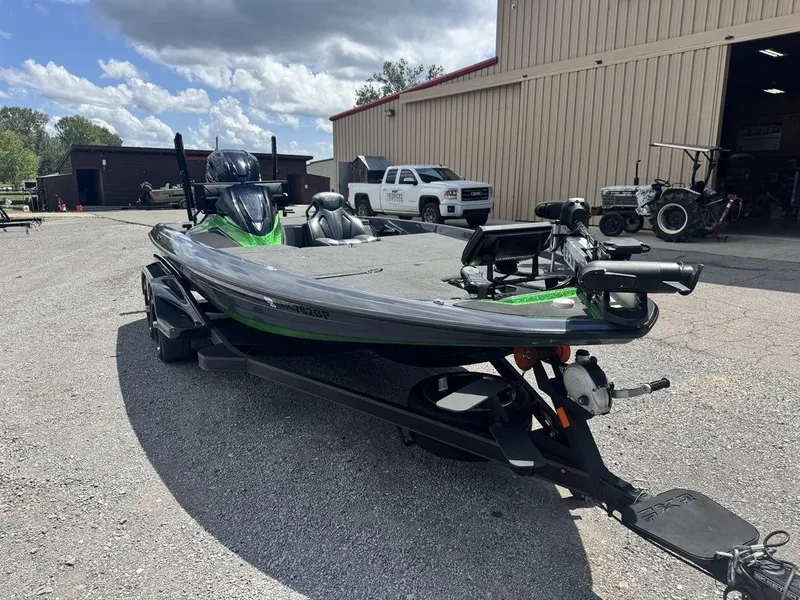 Slide: The Image of Skeeter FXR20 Limited 2022 - 3