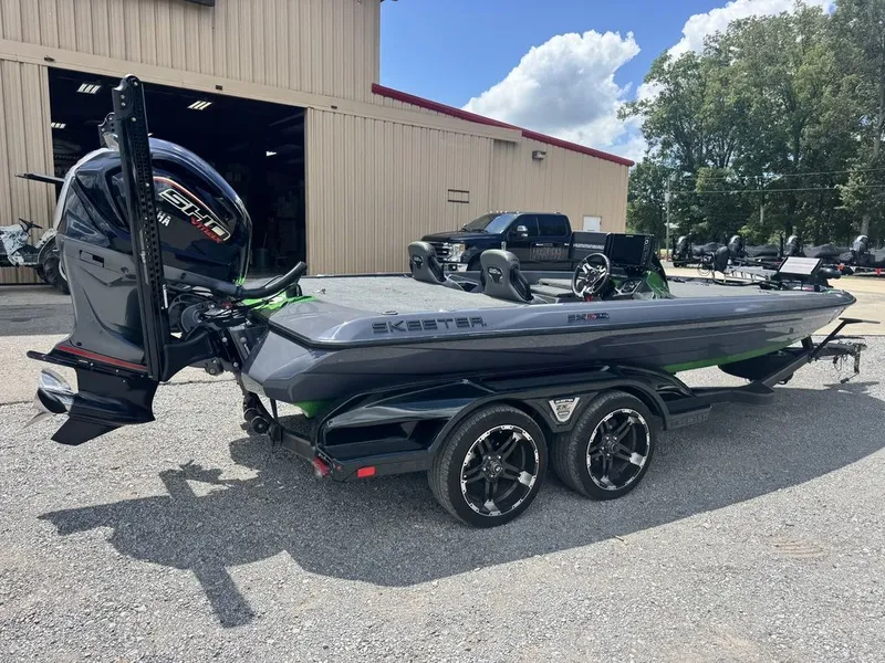 Slide: The Image of Skeeter FXR20 Limited 2022 - 6