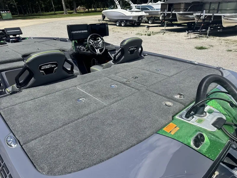 Slide: The Image of Skeeter FXR20 Limited 2022 - 8