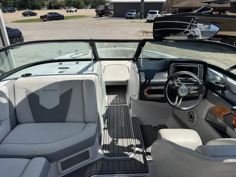 Slide: The Image of Nautique Super Air Nautique 230 2012 - 14