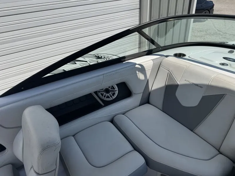 Slide: The Image of Nautique Super Air Nautique 230 2012 - 9