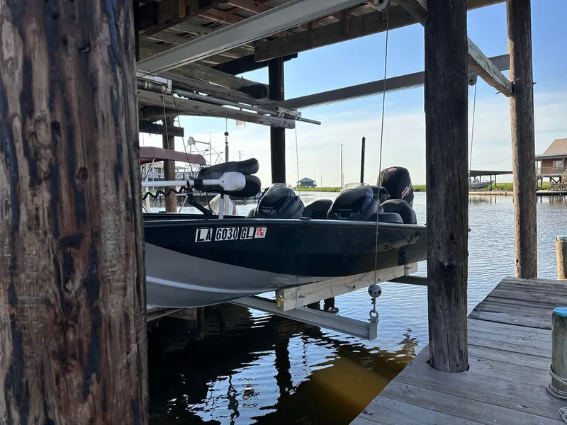 Slide: The Image of Tracker 190 TX 2021 - 12