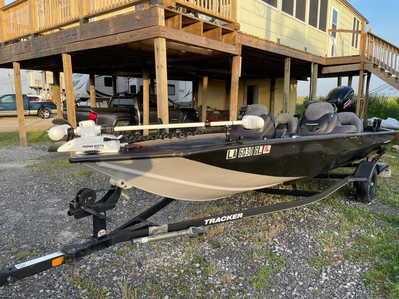 Slide: The Image of Tracker 190 TX 2021 - 7