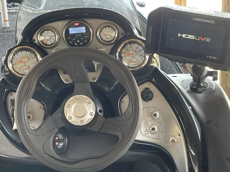 Slide: The Image of Tracker 190 TX 2021 - 9