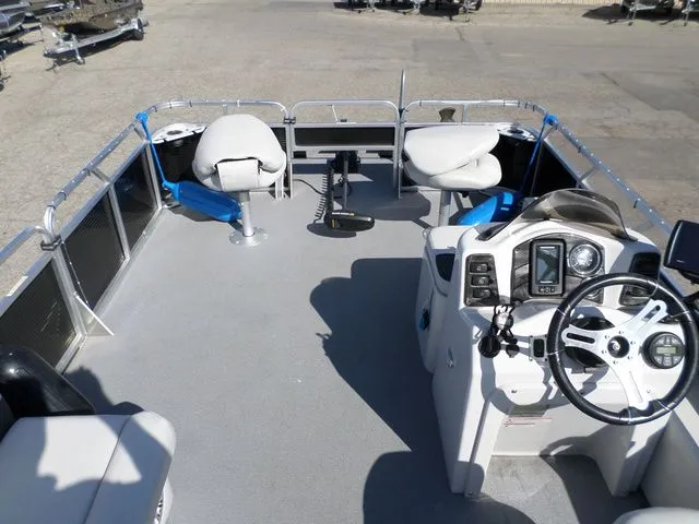 Slide: The Image of Angler 820 Panfish 2020 - 5