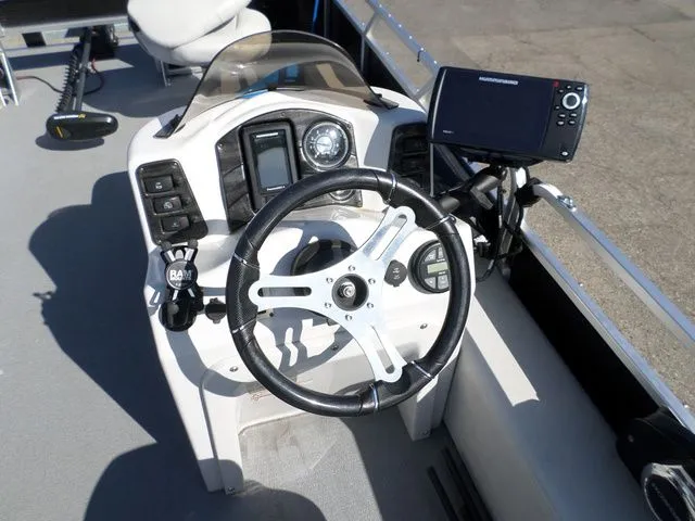 Slide: The Image of Angler 820 Panfish 2020 - 6