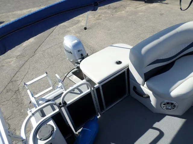 Slide: The Image of Angler 820 Panfish 2020 - 9