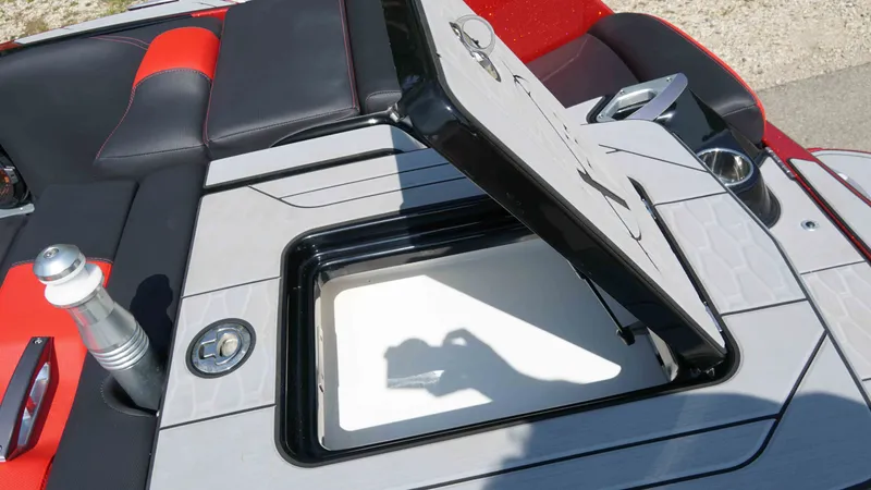 Slide: The Image of MasterCraft X26 2022 - 13