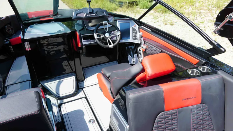 Slide: The Image of MasterCraft X26 2022 - 15