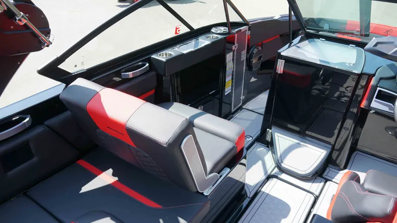 Slide: The Image of MasterCraft X26 2022 - 16