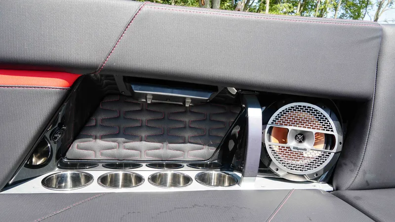 Slide: The Image of MasterCraft X26 2022 - 21