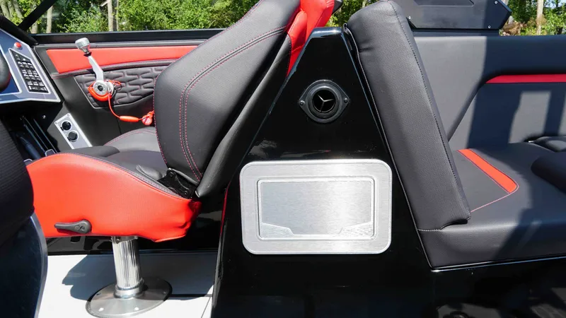 Slide: The Image of MasterCraft X26 2022 - 22