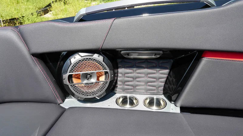 Slide: The Image of MasterCraft X26 2022 - 33