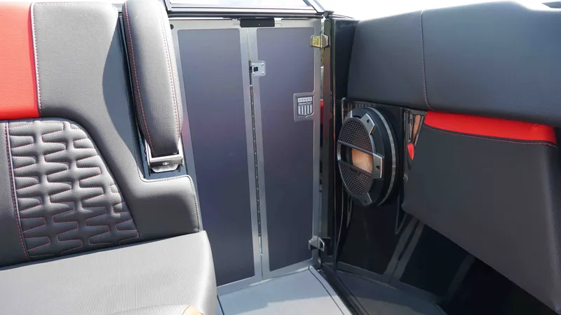 Slide: The Image of MasterCraft X26 2022 - 34