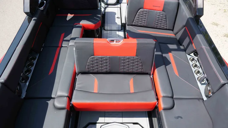 Slide: The Image of MasterCraft X26 2022 - 38